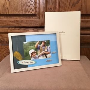NWT Hallmark The Perfect Cast fishing Frame - 8 x10 with 4 x6 photo